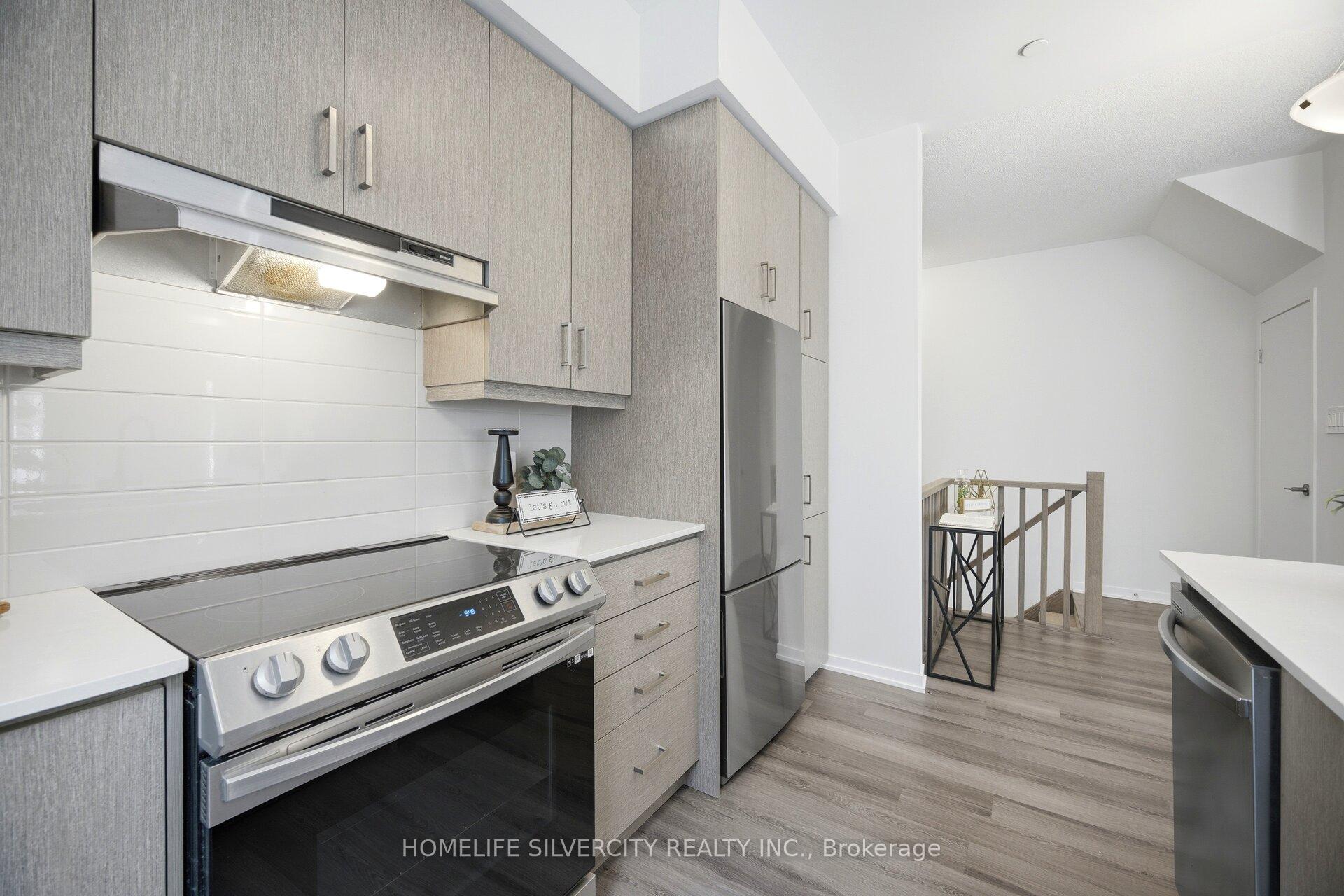 Photo 14 of Unit 13, 11 Honeycrisp Crescent, Vaughan, Vaughan Corporate Centre — HOMEH