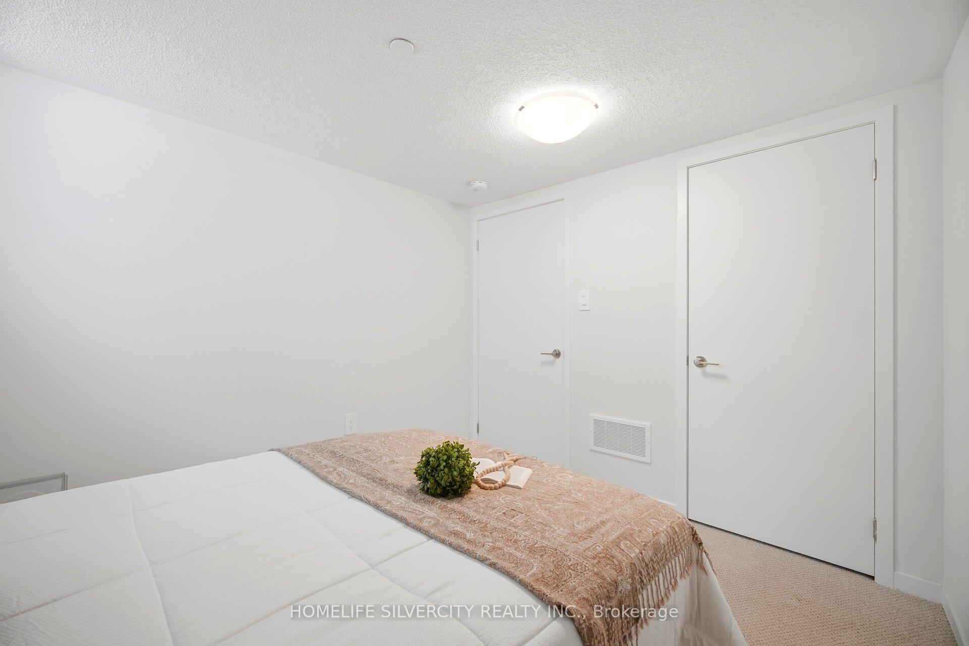 Photo 25 of Unit 13, 11 Honeycrisp Crescent, Vaughan, Vaughan Corporate Centre — HOMEH