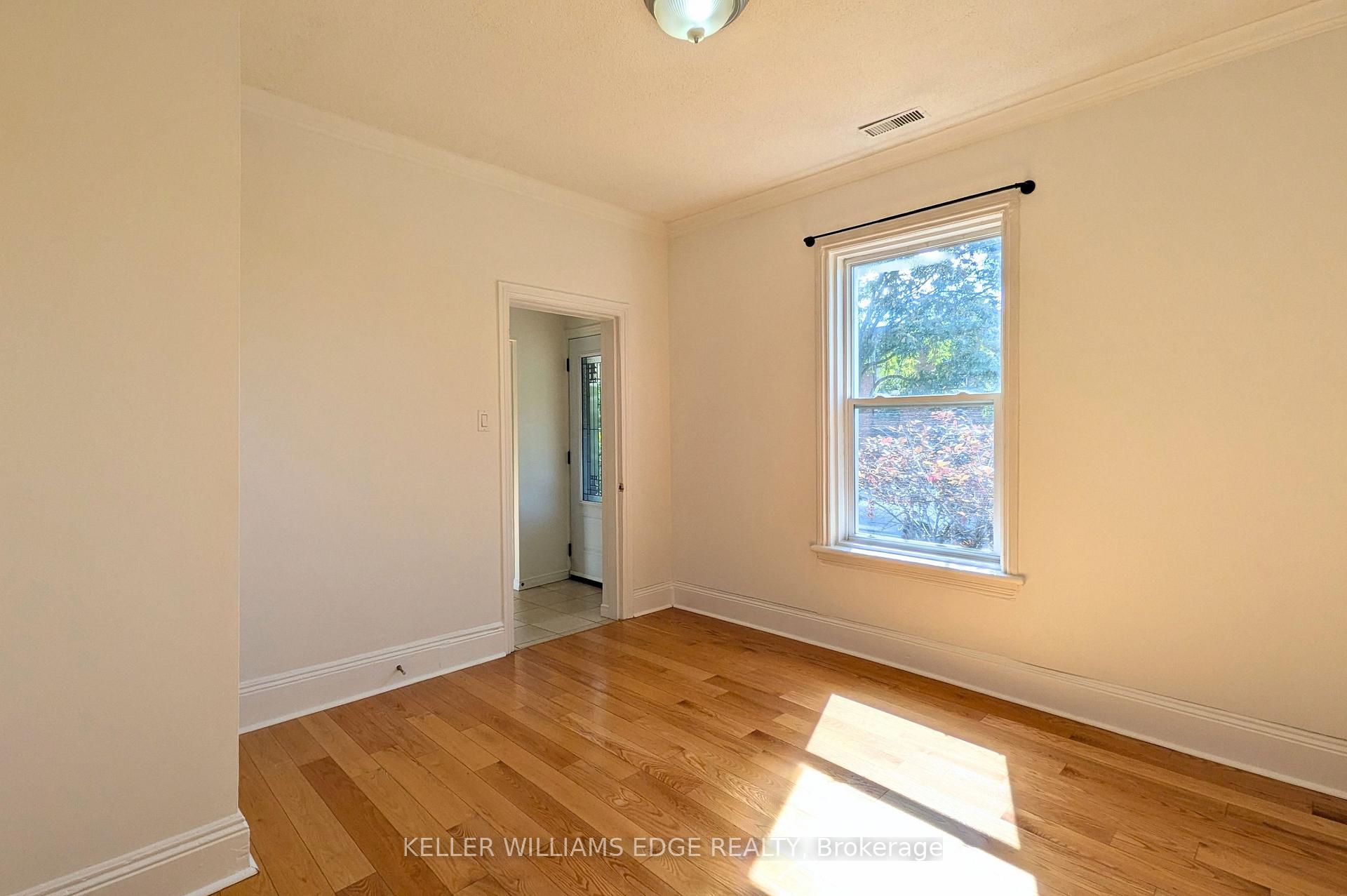 Photo 11 of 12 Nelson Street, Hamilton, Strathcona — HOMEH
