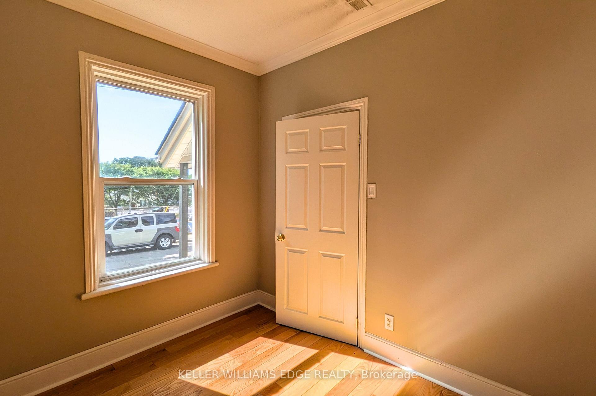 Photo 12 of 12 Nelson Street, Hamilton, Strathcona — HOMEH