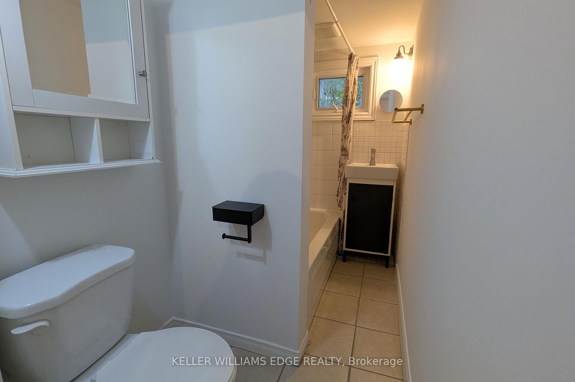 Photo 16 of 12 Nelson Street, Hamilton, Strathcona — HOMEH