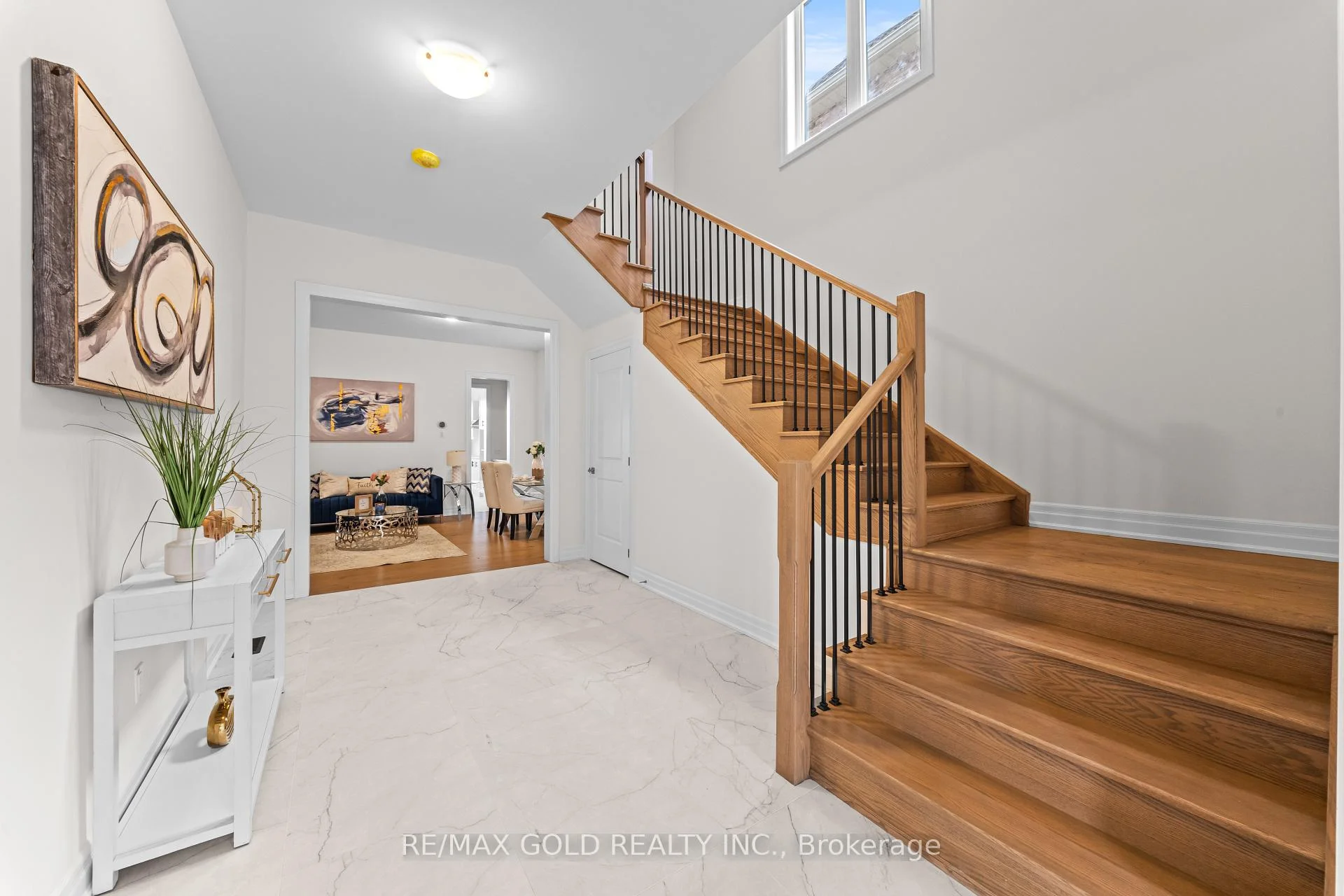 Photo 8 of 30 Mosswood Trail, Brampton, Vales of Castlemore — HOMEH