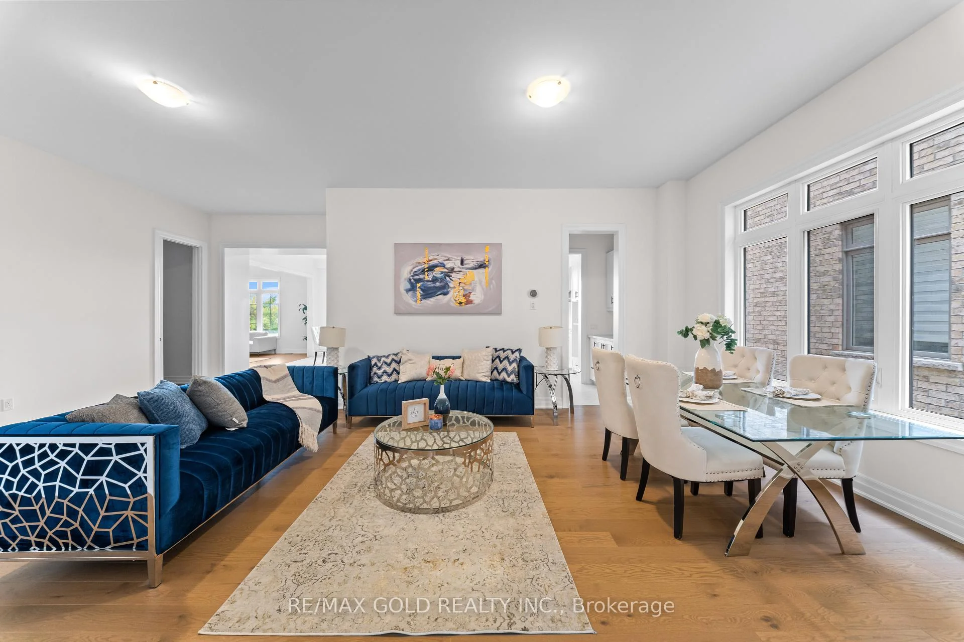 Photo 10 of 30 Mosswood Trail, Brampton, Vales of Castlemore — HOMEH