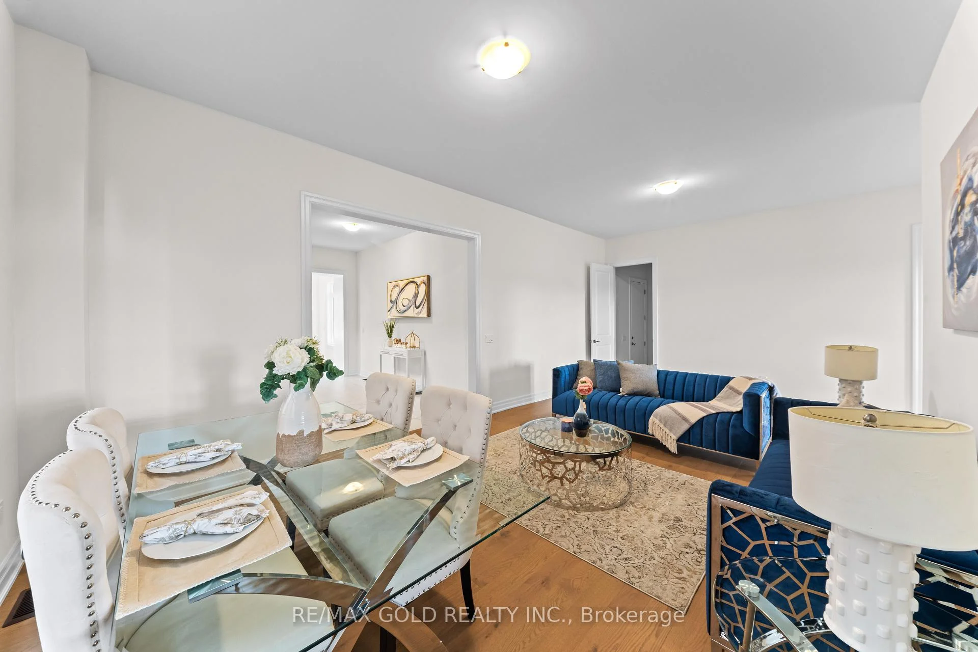 Photo 11 of 30 Mosswood Trail, Brampton, Vales of Castlemore — HOMEH