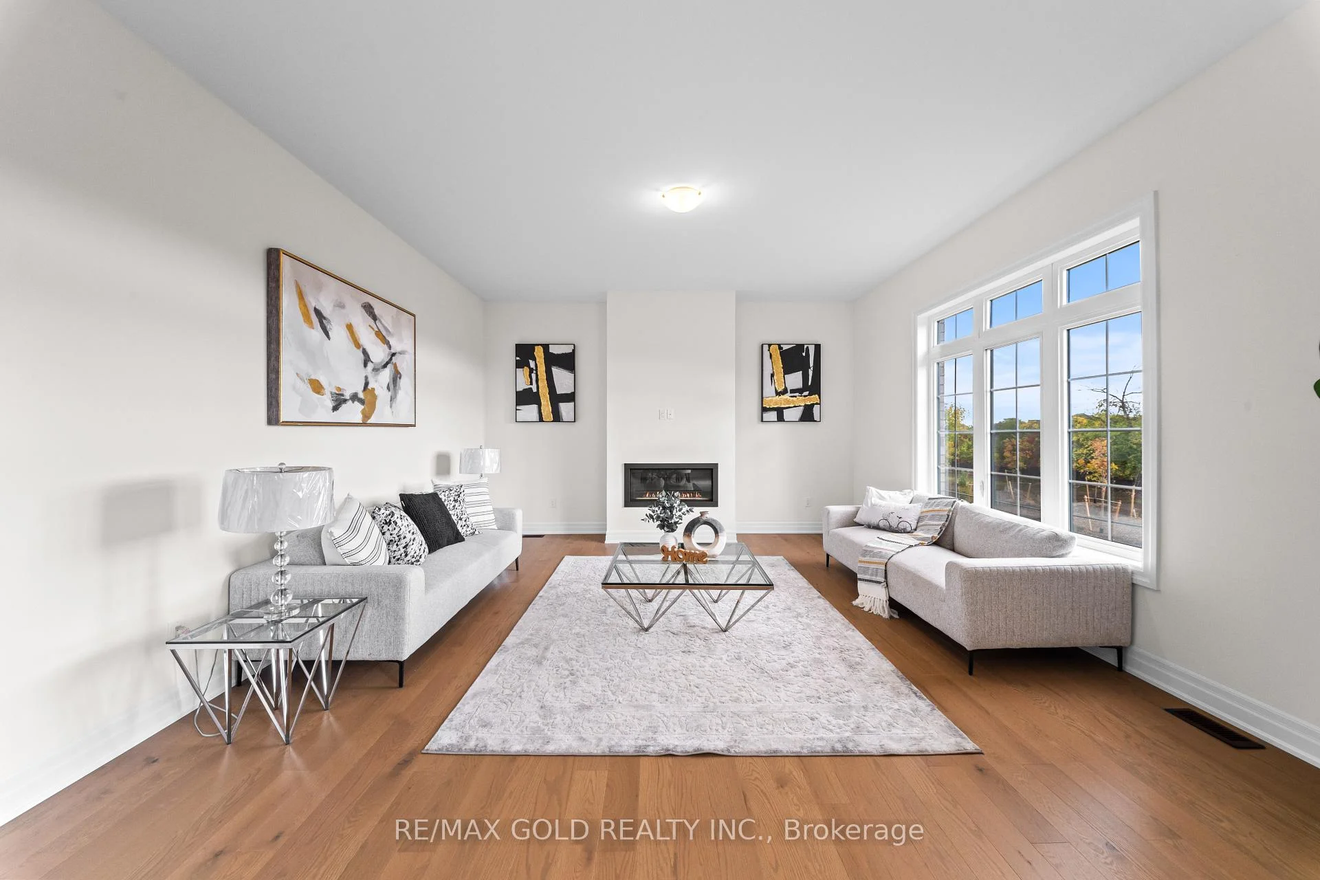 Photo 19 of 30 Mosswood Trail, Brampton, Vales of Castlemore — HOMEH
