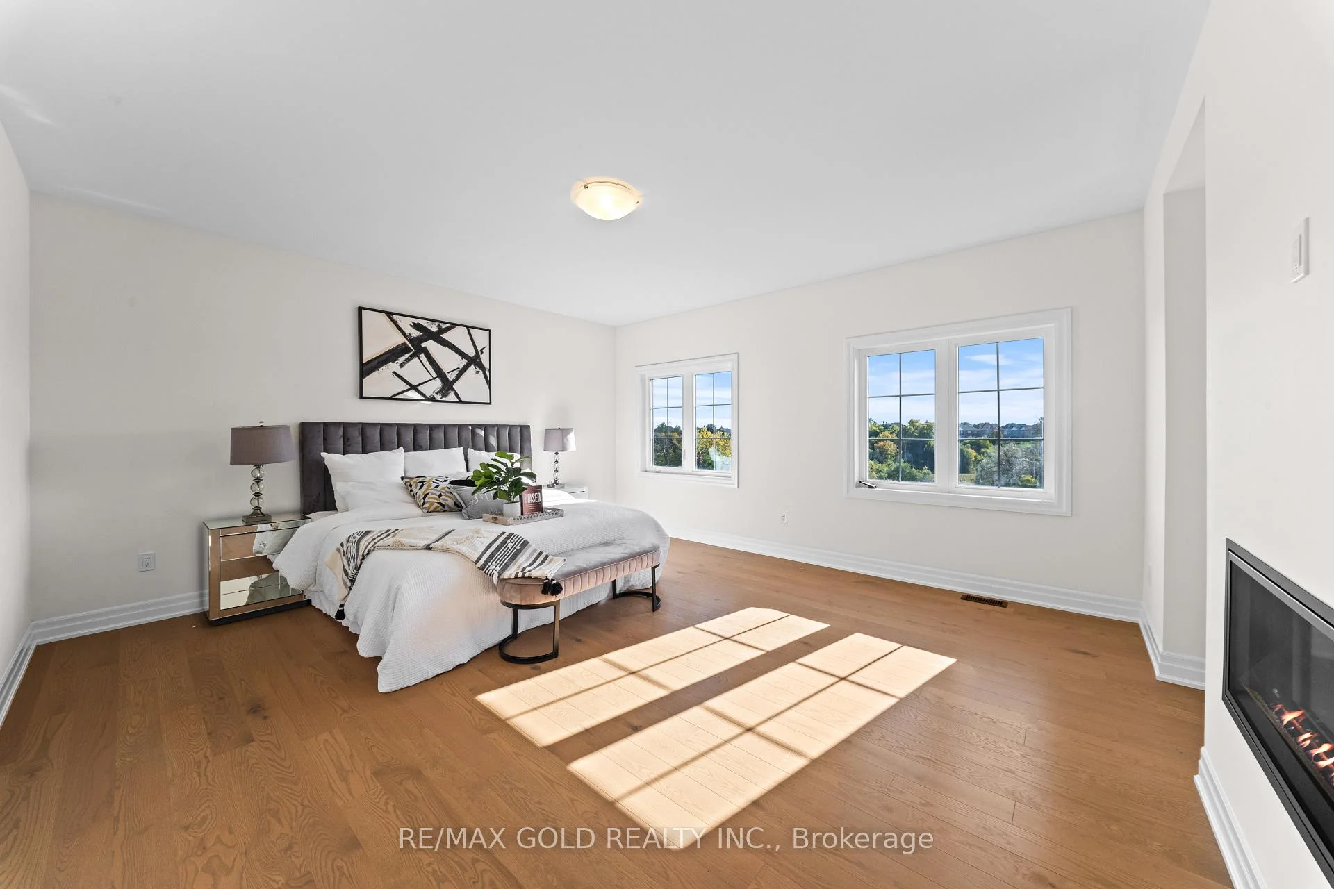 Photo 28 of 30 Mosswood Trail, Brampton, Vales of Castlemore — HOMEH