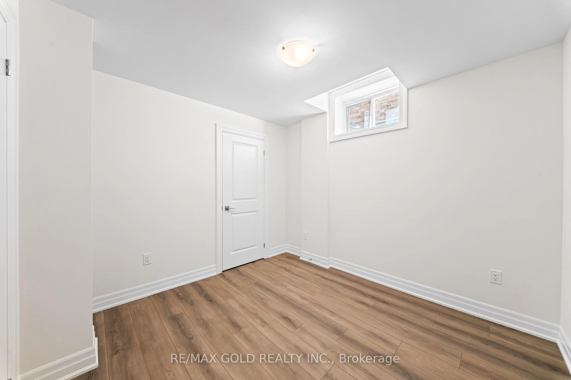 Photo 45 of 30 Mosswood Trail, Brampton, Vales of Castlemore — HOMEH
