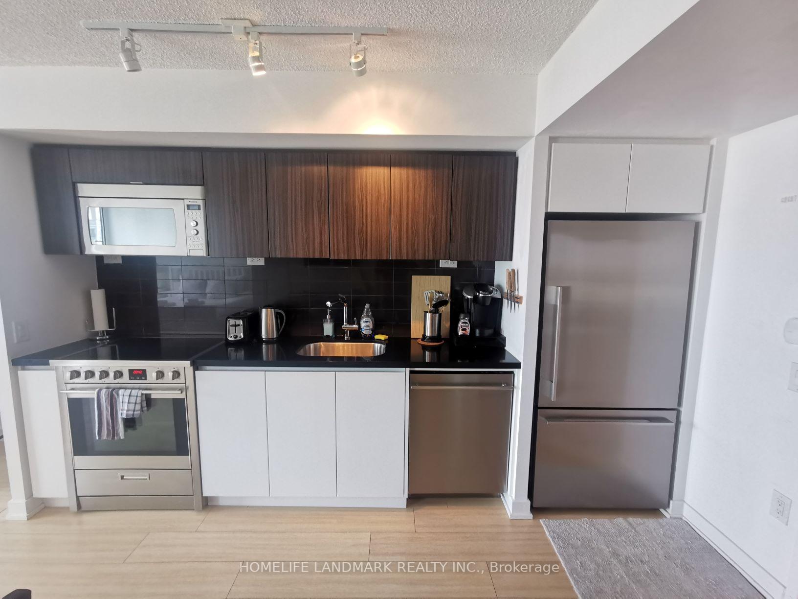 Photo 3 of Unit 3611, 85 Queens Wharf Road, Toronto, Waterfront Communities — HOMEH
