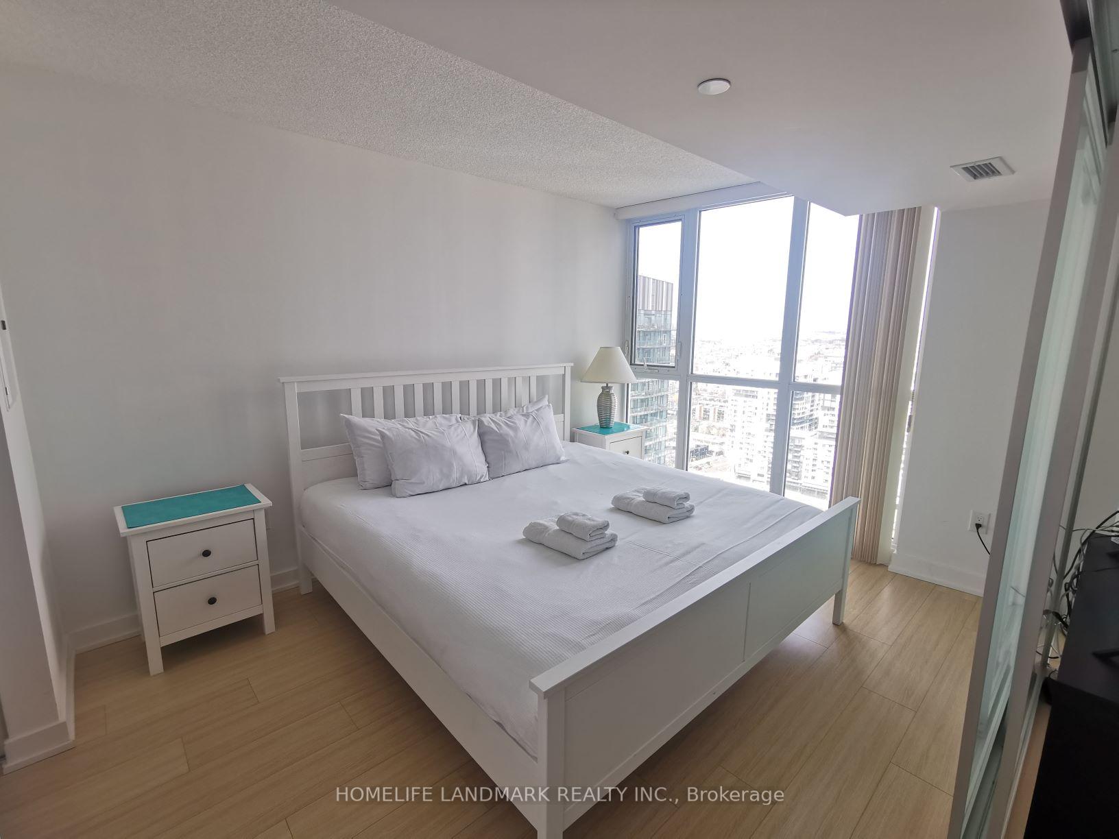 Photo 5 of Unit 3611, 85 Queens Wharf Road, Toronto, Waterfront Communities — HOMEH