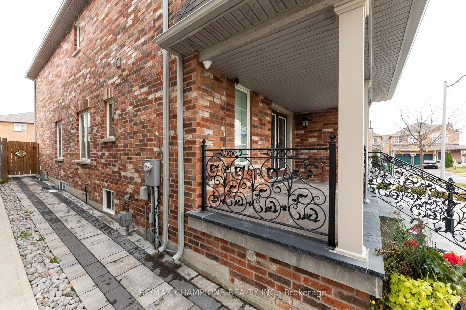 Photo 10 of Unit Upper, 89 Bayhampton Drive, Brampton, Vales of Castlemore — HOMEH