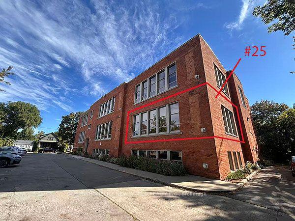 Photo 3 of Unit 25, 357 Hunter Street W, Hamilton, Kirkendall — HOMEH