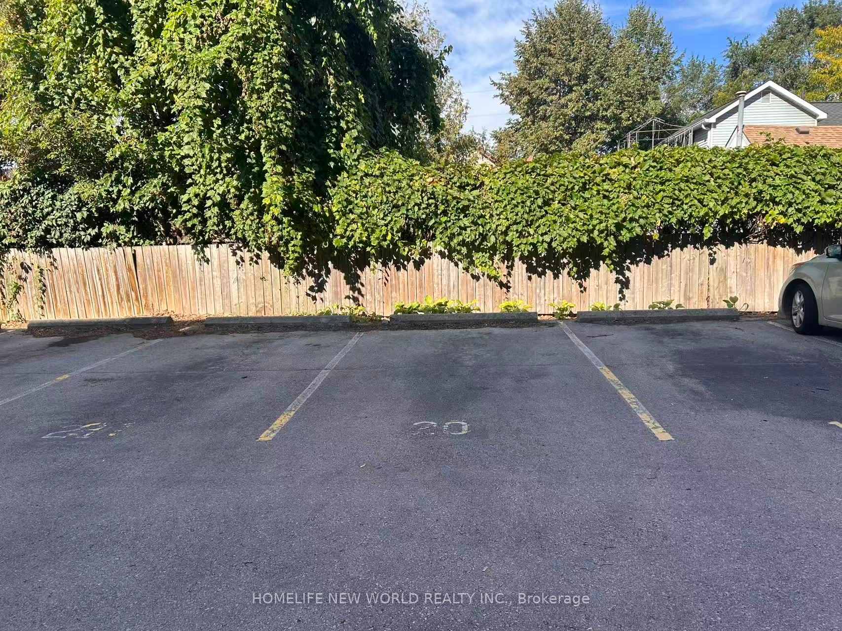 Photo 23 of Unit 25, 357 Hunter Street W, Hamilton, Kirkendall — HOMEH