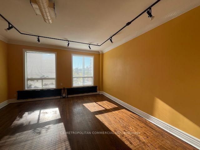 Photo 1 of 401 Spadina Avenue, Toronto, Kensington-Chinatown — HOMEH