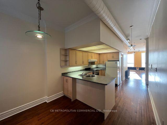 Photo 9 of 401 Spadina Avenue, Toronto, Kensington-Chinatown — HOMEH