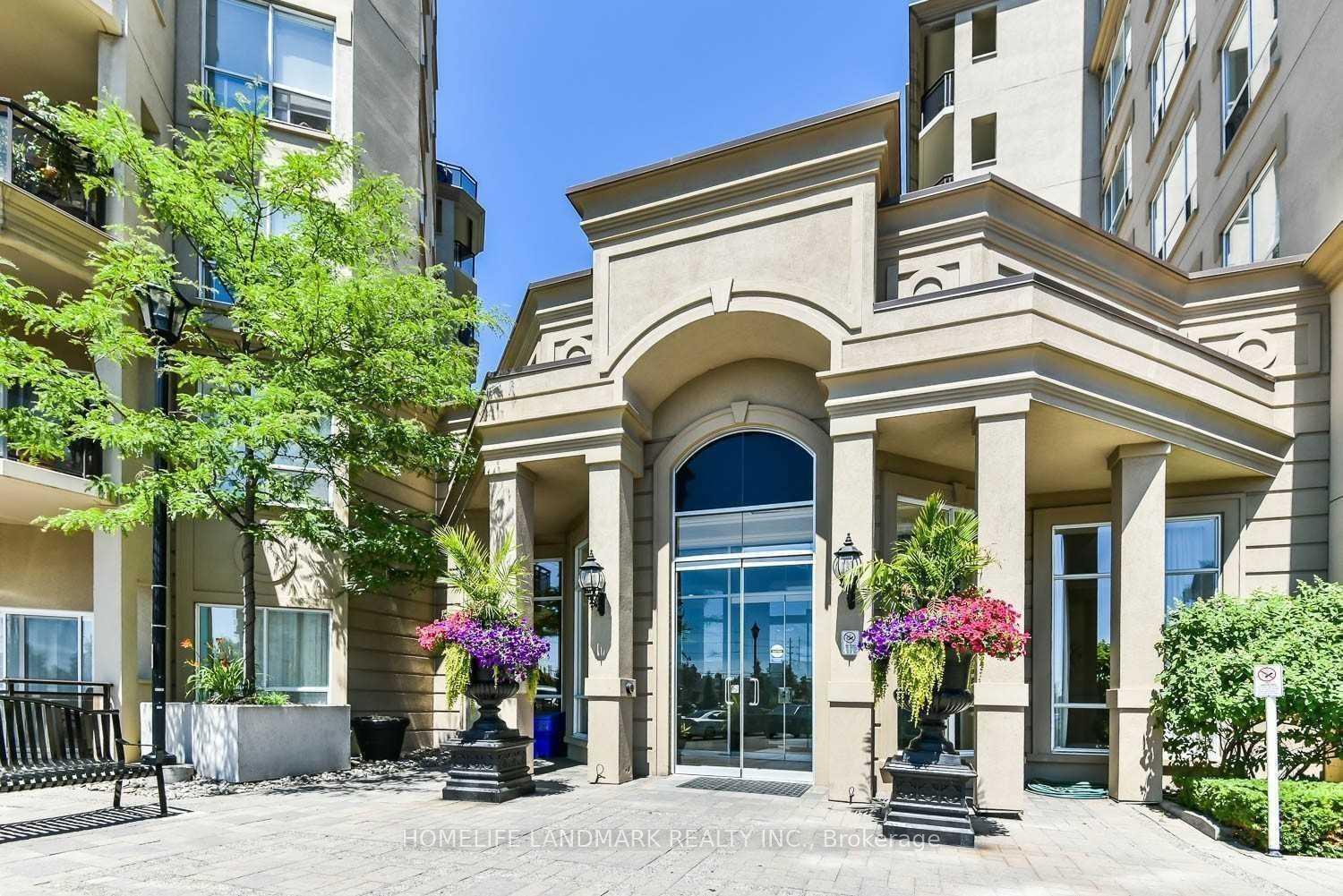 Front of Unit Ph. 802, 8 Maison Parc Court