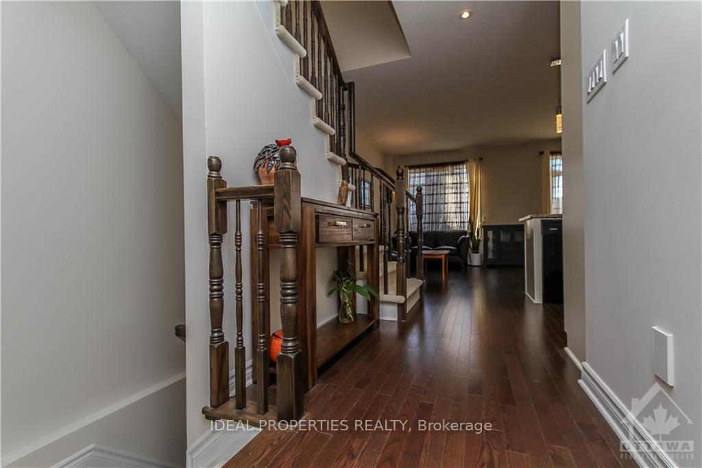 Photo 4 of 6063 North Bluff Drive, Ottawa, Riverside South/Gloucester Glen — HOMEH