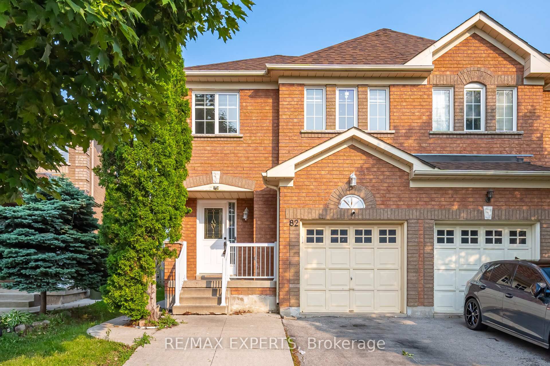 Photo 1 of 82 Twin Pines Crescent, Brampton, Northwest Sandalwood Parkway — HOMEH