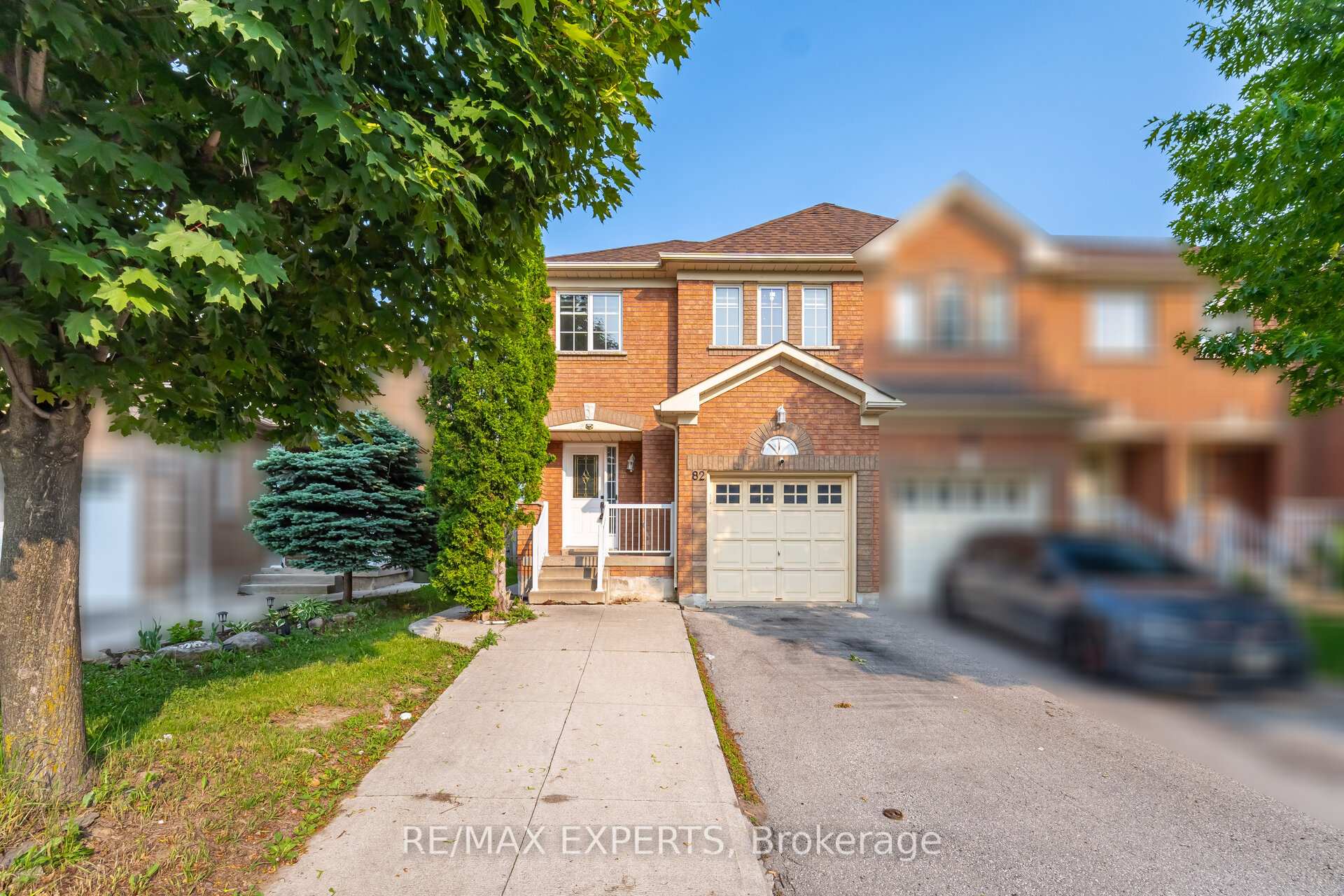 Photo 2 of 82 Twin Pines Crescent, Brampton, Northwest Sandalwood Parkway — HOMEH