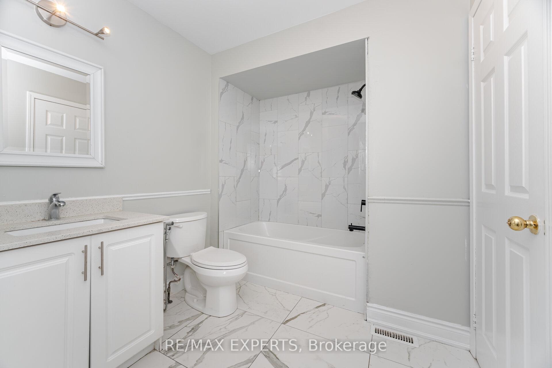 Photo 6 of 82 Twin Pines Crescent, Brampton, Northwest Sandalwood Parkway — HOMEH