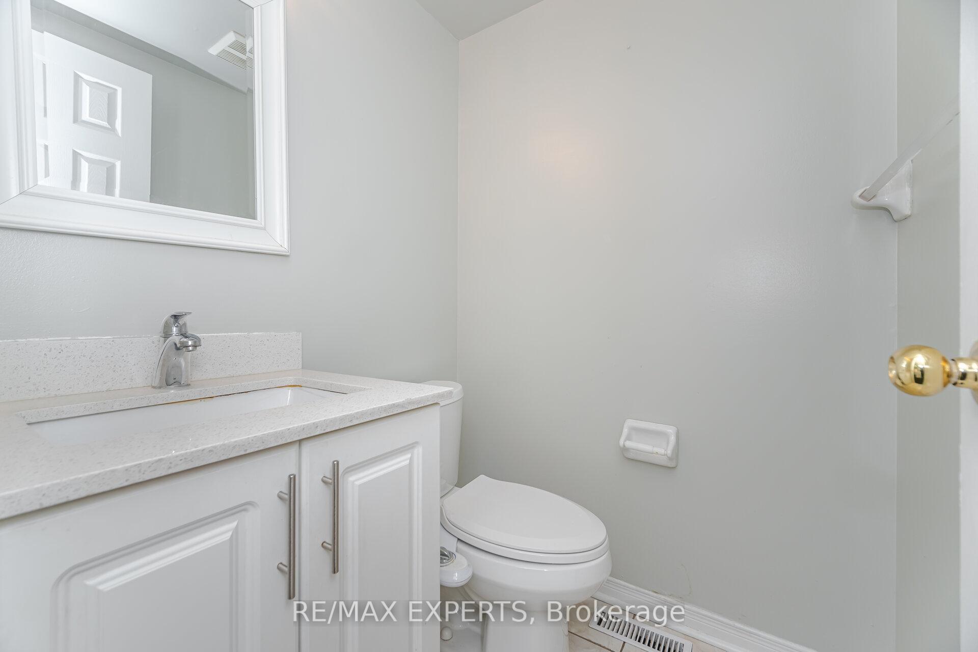 Photo 10 of 82 Twin Pines Crescent, Brampton, Northwest Sandalwood Parkway — HOMEH