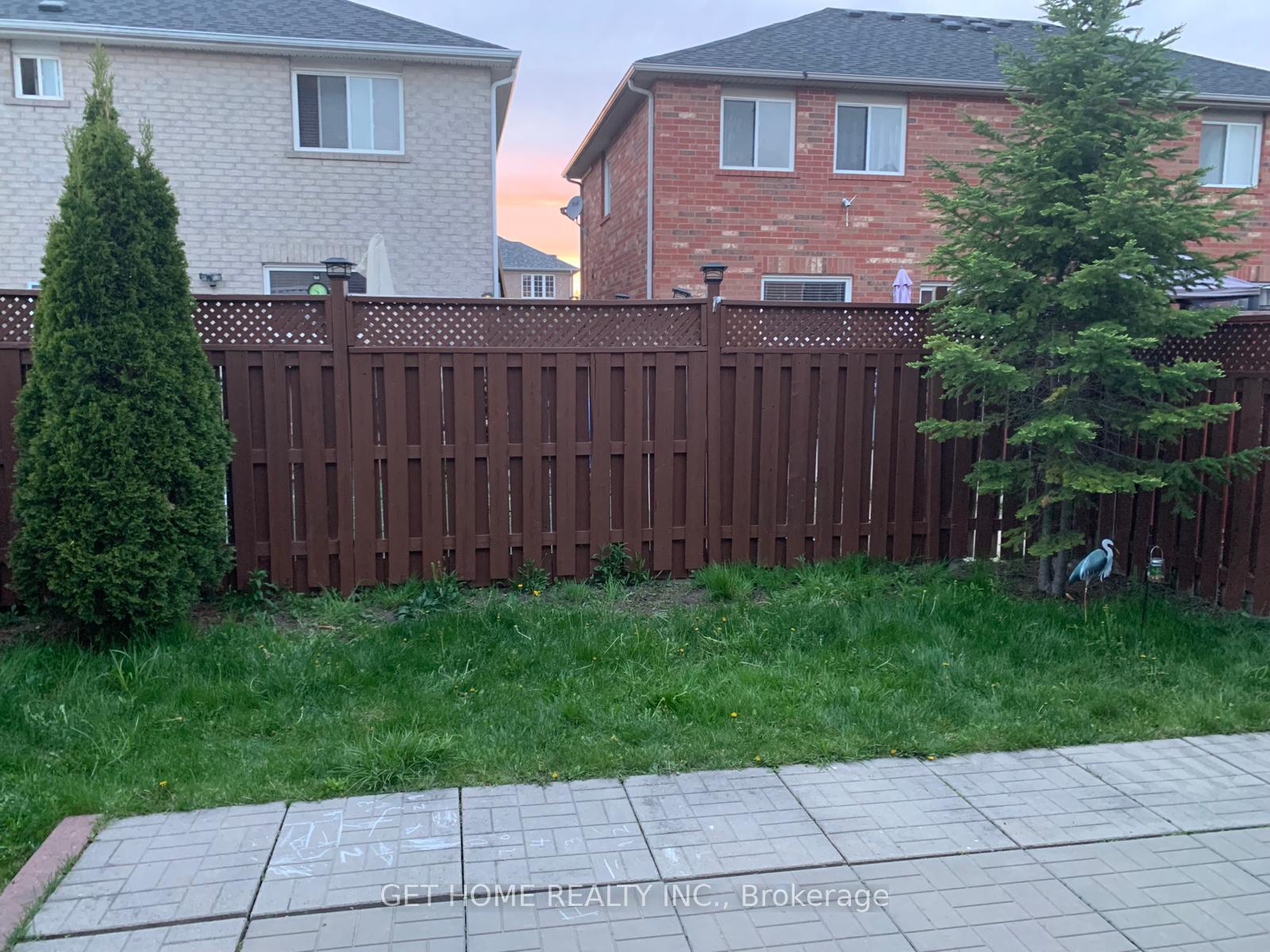 Photo 13 of 38 Sewells Lane, Brampton, Fletcher's Meadow — HOMEH
