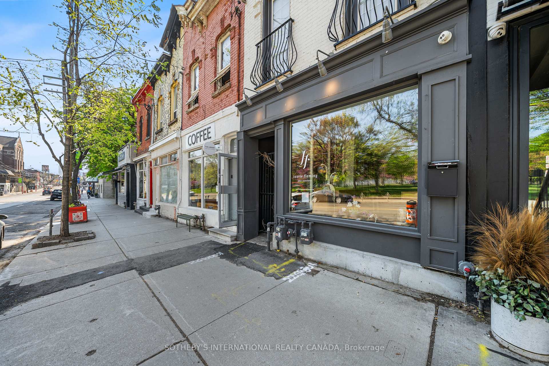 Photo 18 of 919 Queen Street W, Toronto, Niagara — HOMEH
