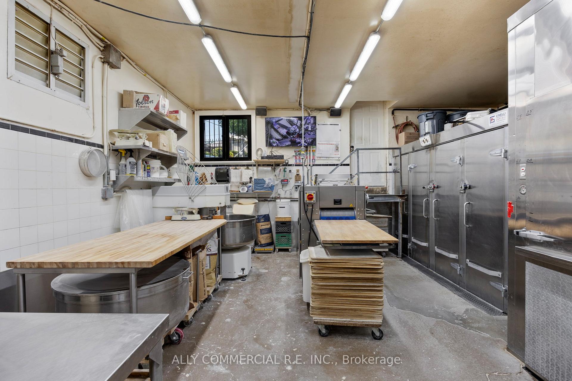 Photo 7 of 2189 Dufferin Street, Toronto, Oakwood Village — HOMEH
