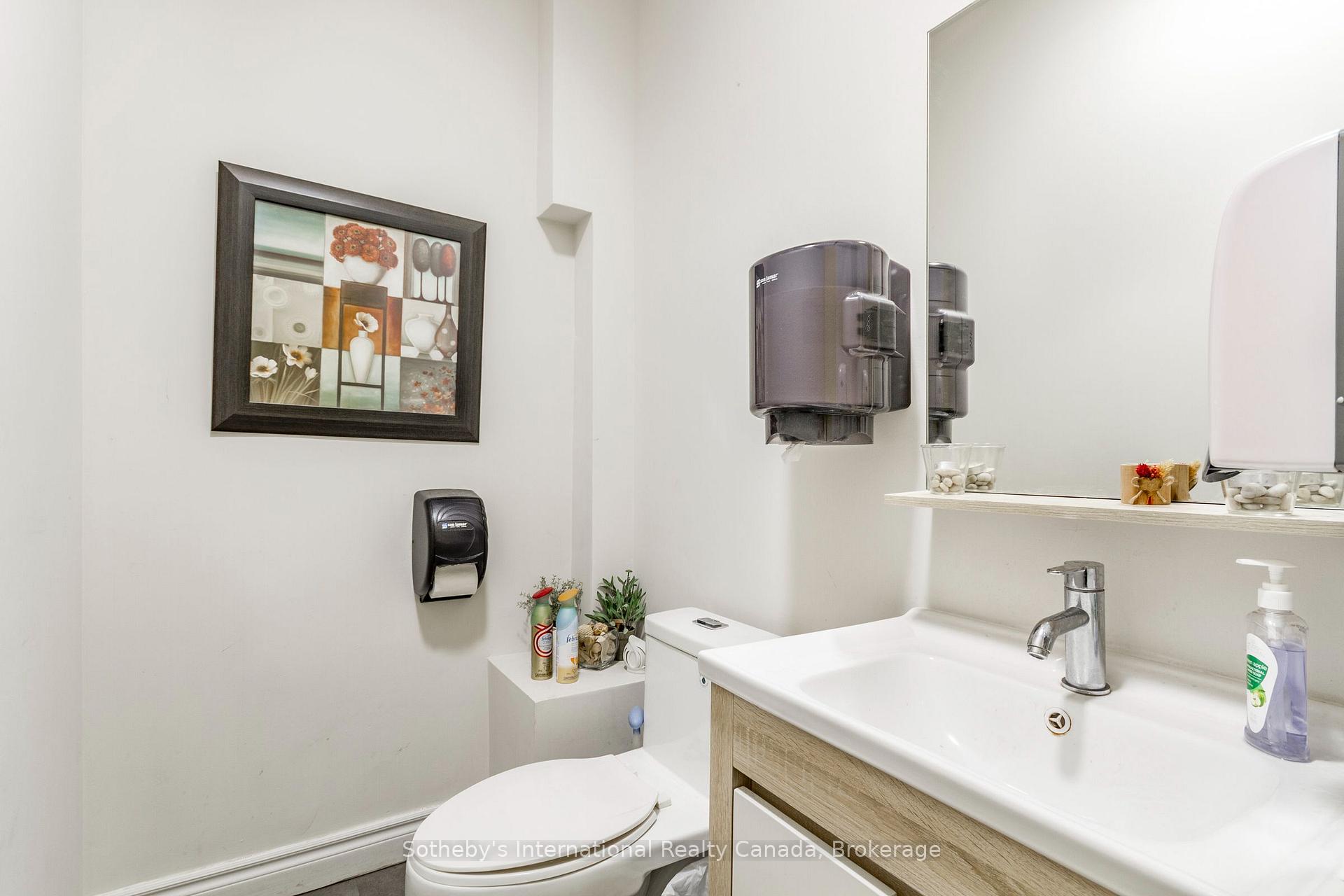 Photo 14 of 635 Mount Pleasant Road, Toronto, Mount Pleasant East — HOMEH