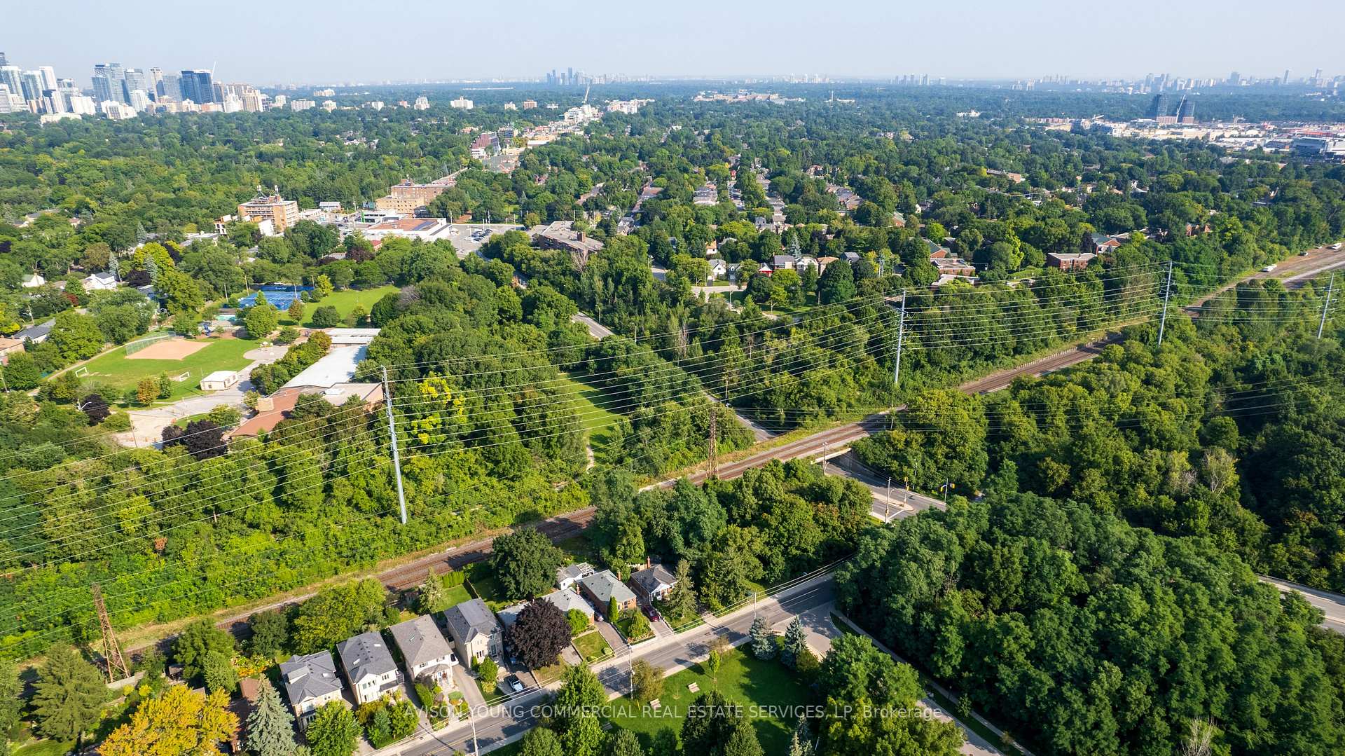 Photo 2 of Bayview Ave & Nesbitt Dr, Toronto, Leaside — HOMEH