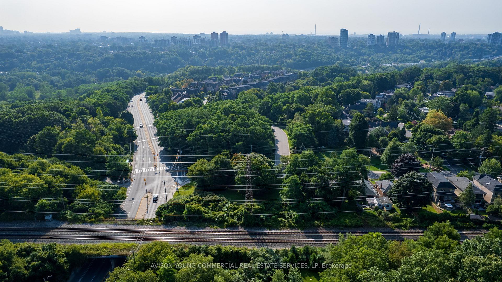Photo 7 of Bayview Ave & Nesbitt Dr, Toronto, Leaside — HOMEH