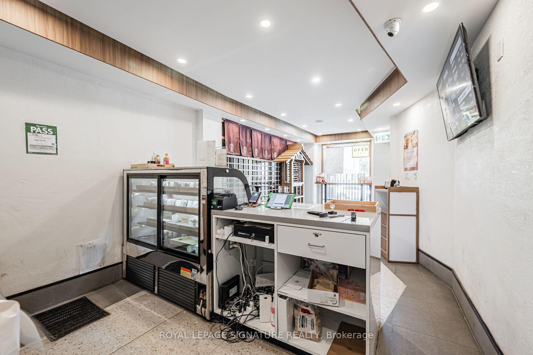 Photo 11 of 13 Baldwin Street, Toronto, Kensington-Chinatown — HOMEH