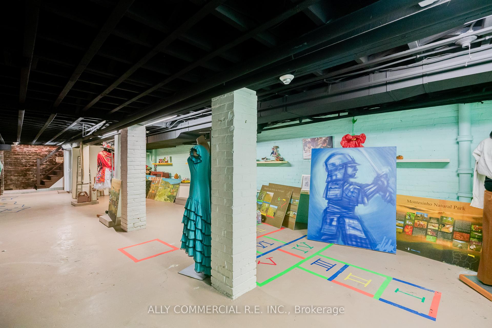 Photo 8 of 960 St.Clair Avenue W, Toronto, Oakwood Village — HOMEH