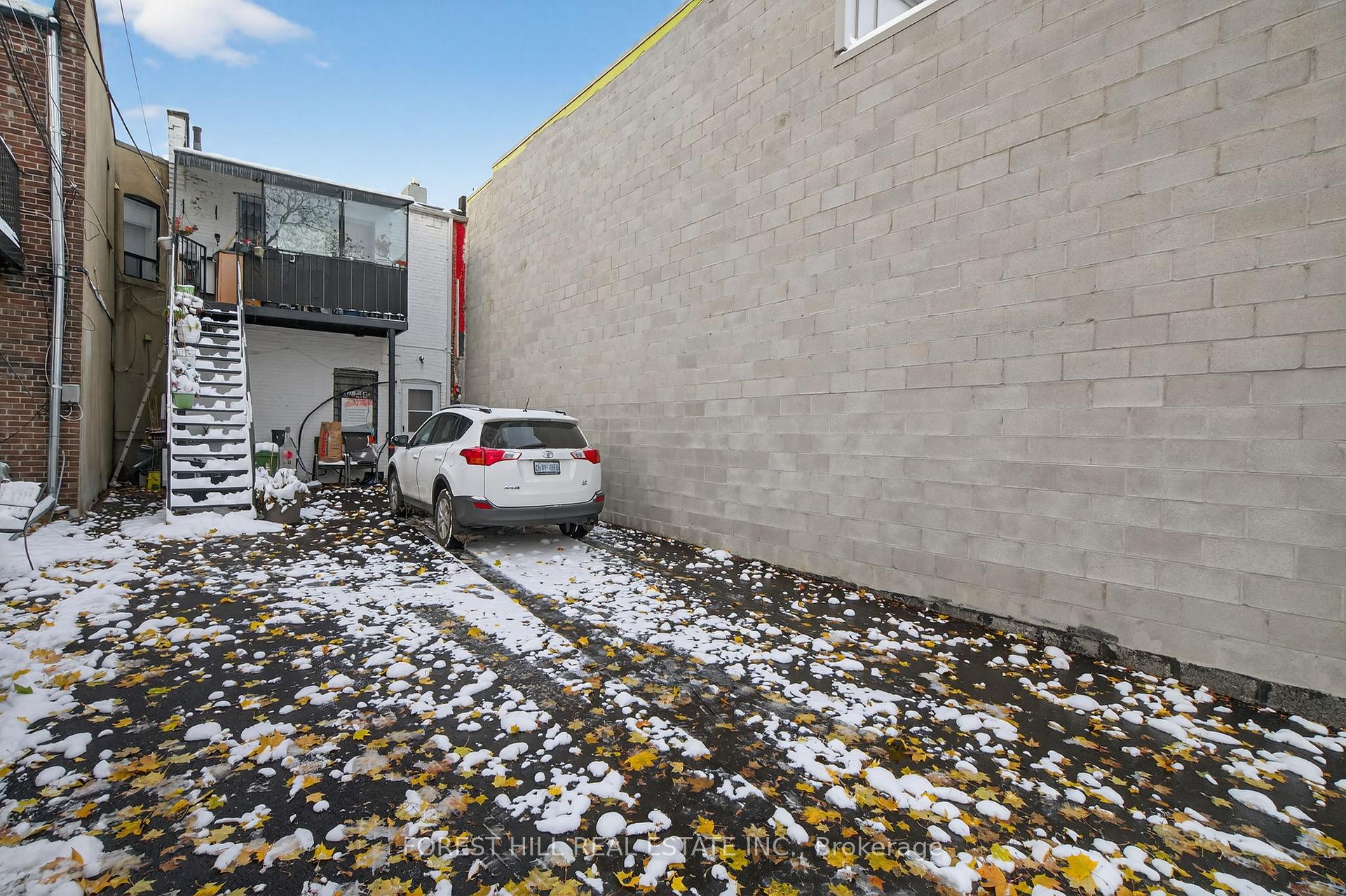 Photo 15 of 655 St Clair Avenue W, Toronto, Wychwood — HOMEH