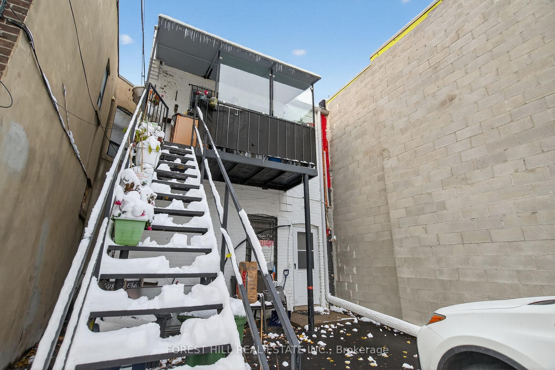 Photo 16 of 655 St Clair Avenue W, Toronto, Wychwood — HOMEH