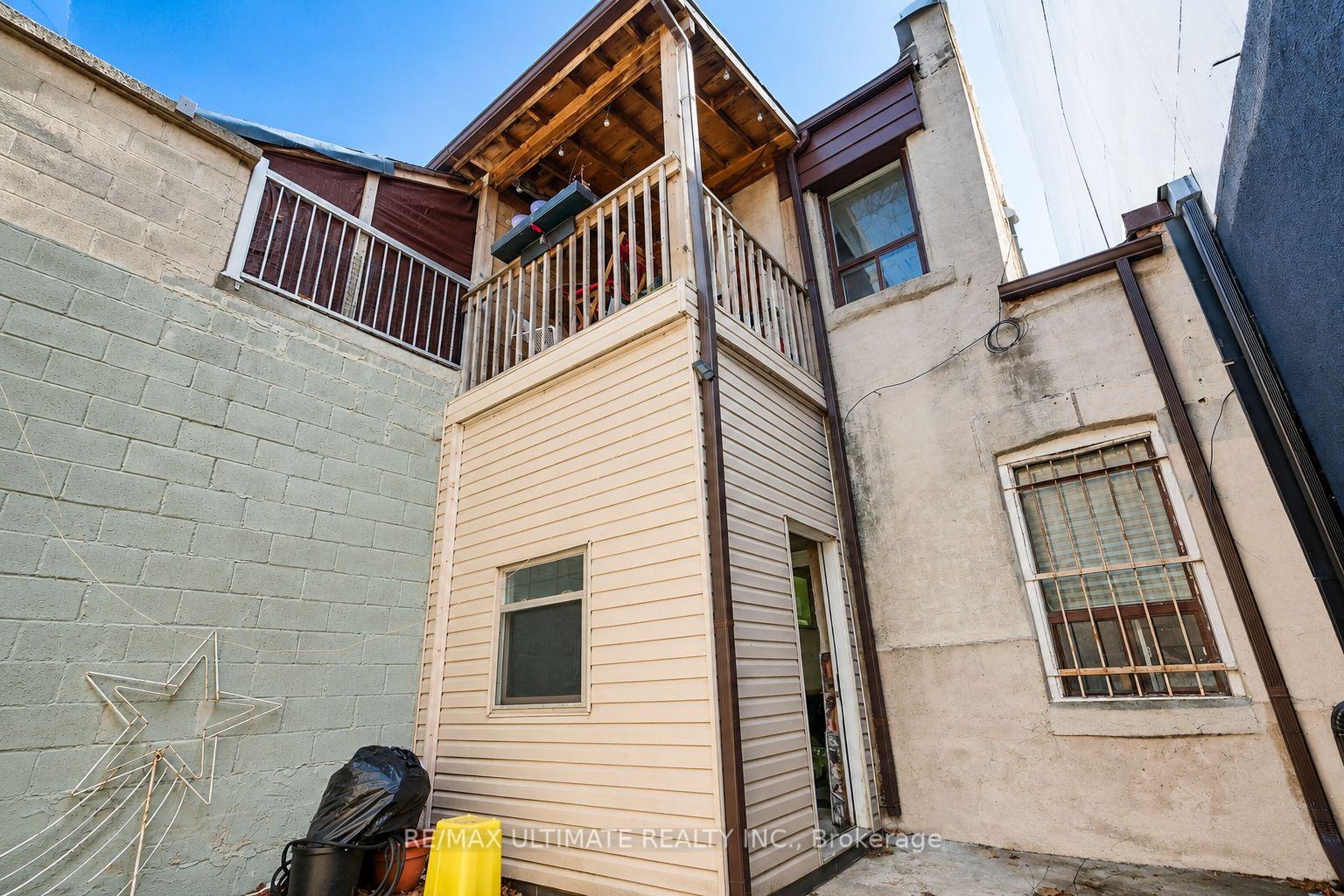 Photo 11 of 832 St Clair Avenue W, Toronto, Oakwood Village — HOMEH