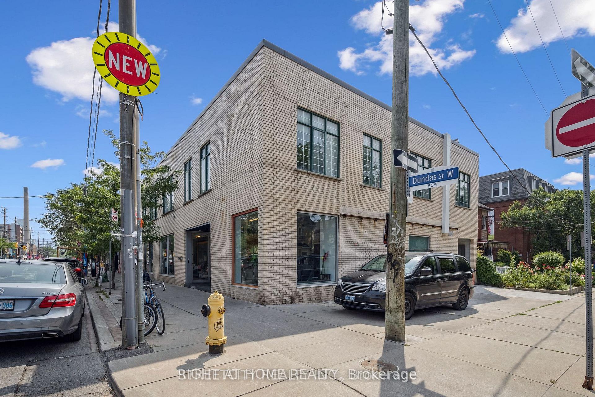 Photo 2 of 837 Dundas Street W, Toronto, Trinity-Bellwoods — HOMEH
