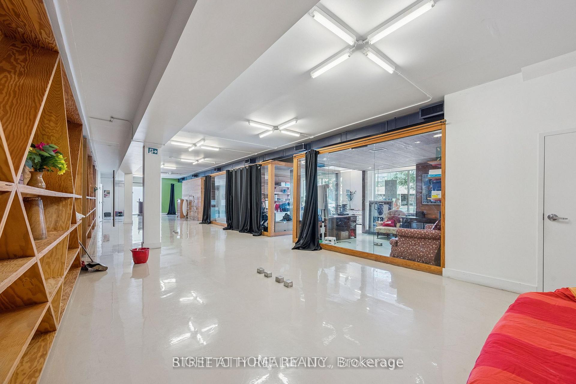 Photo 4 of 837 Dundas Street W, Toronto, Trinity-Bellwoods — HOMEH