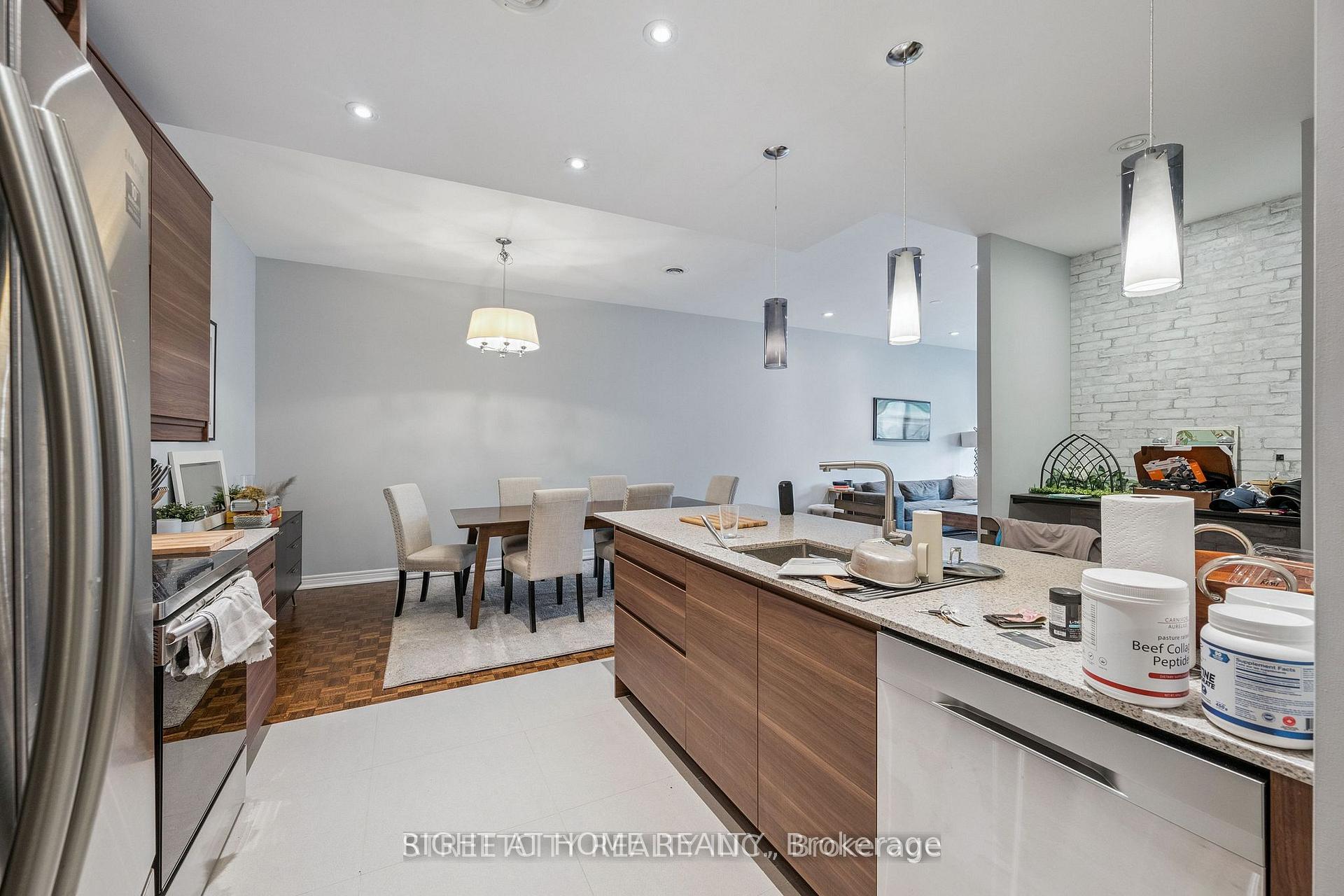 Photo 10 of 837 Dundas Street W, Toronto, Trinity-Bellwoods — HOMEH