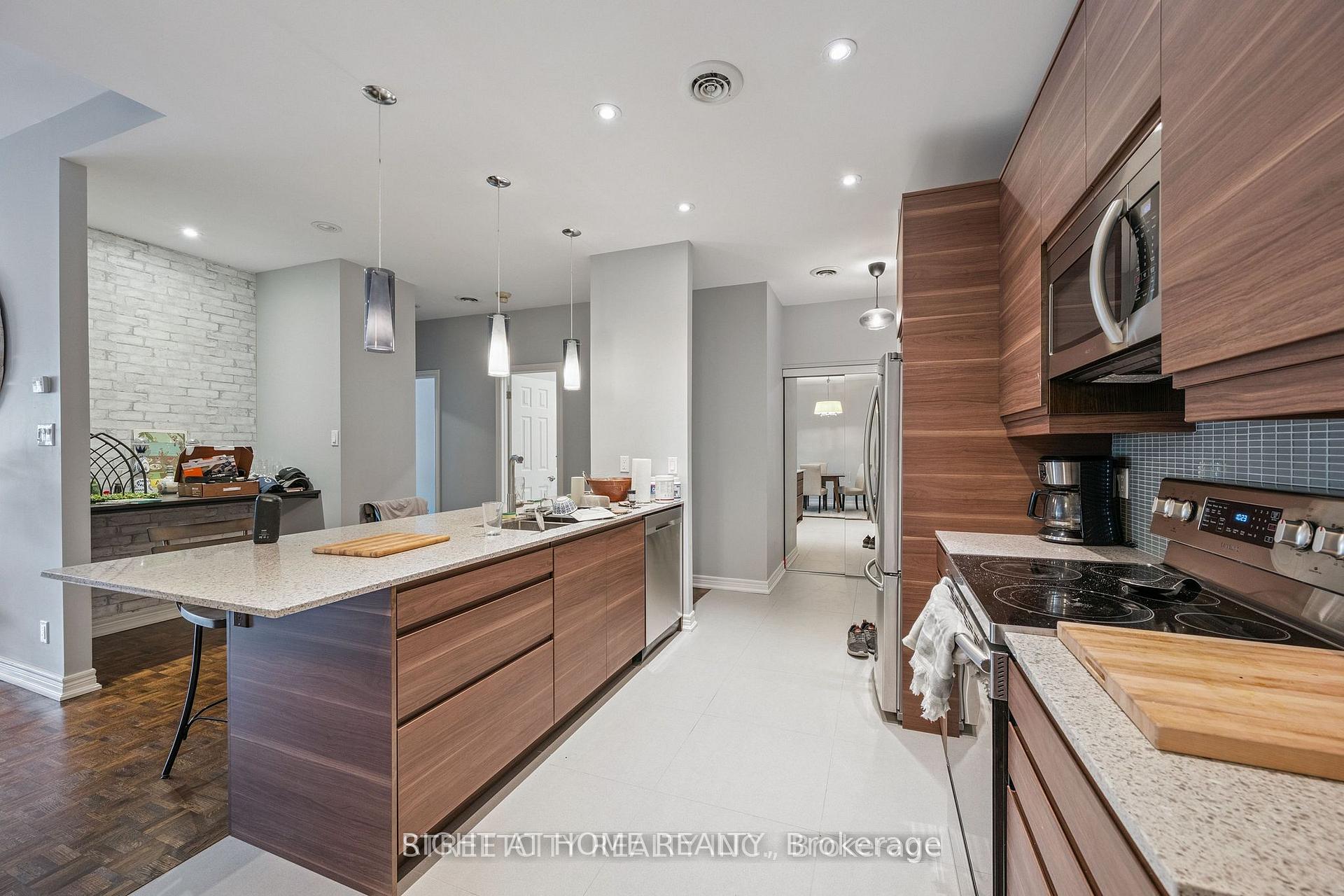 Photo 11 of 837 Dundas Street W, Toronto, Trinity-Bellwoods — HOMEH