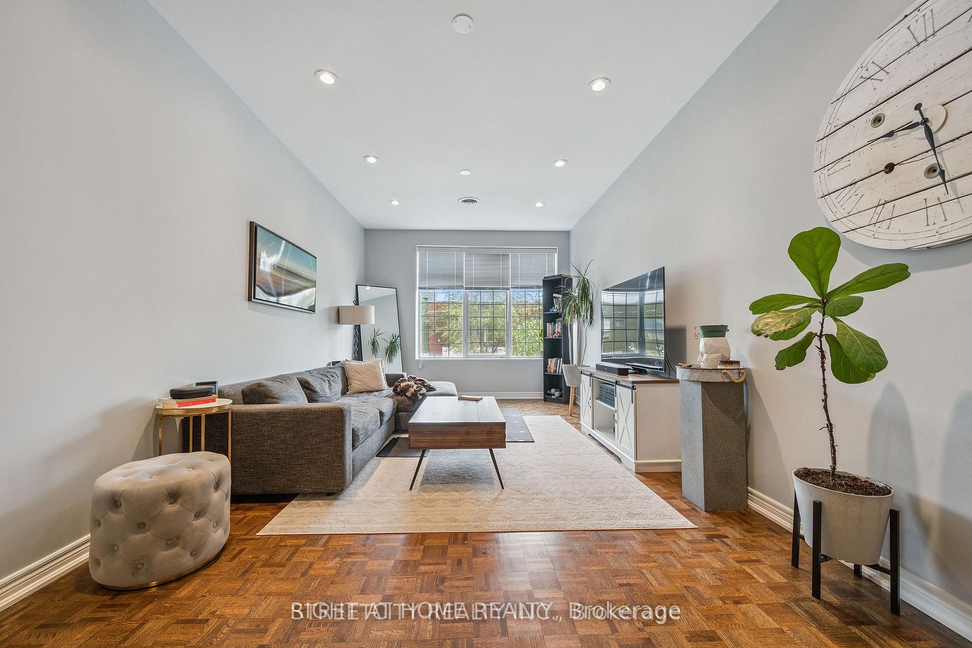 Photo 14 of 837 Dundas Street W, Toronto, Trinity-Bellwoods — HOMEH