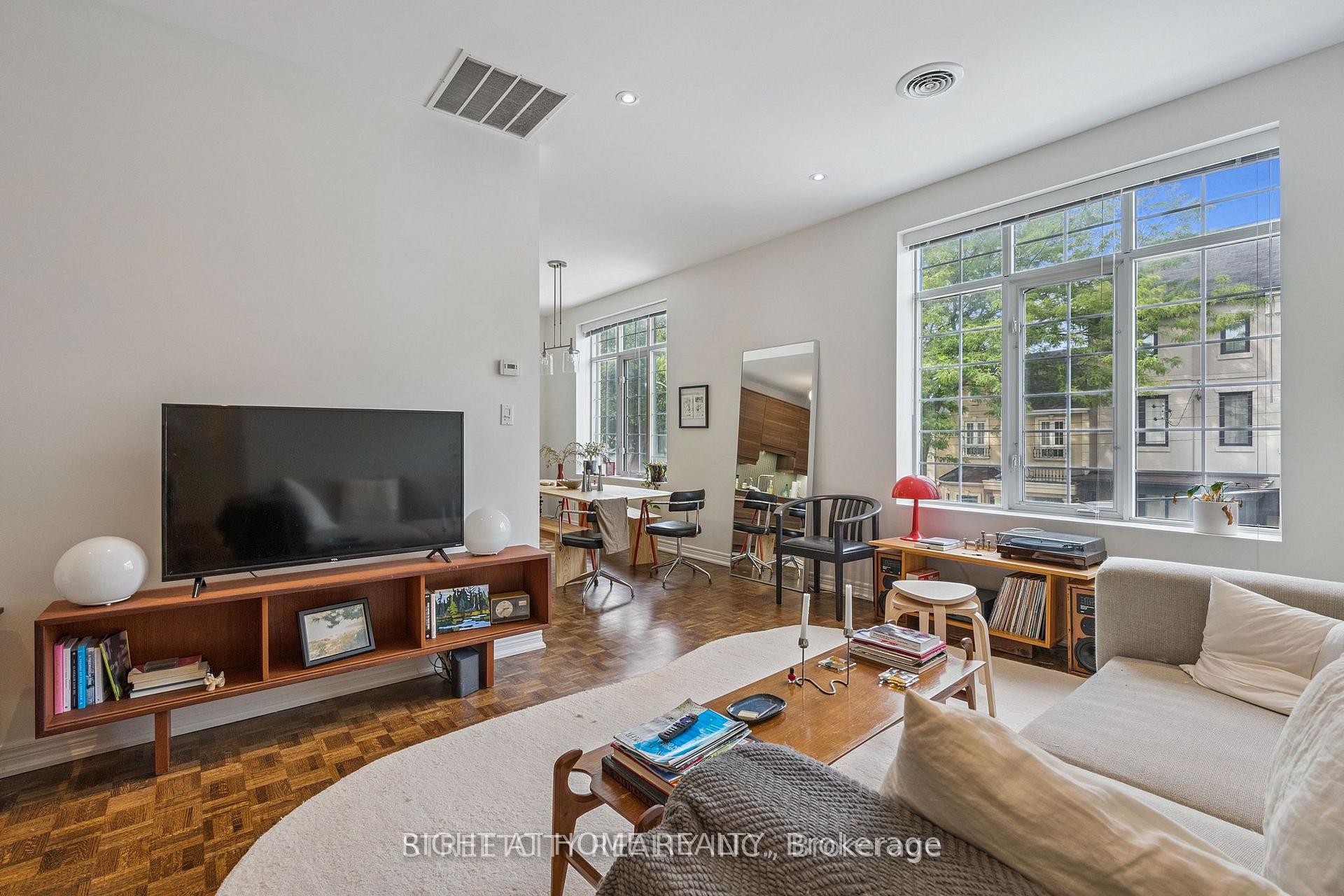 Photo 23 of 837 Dundas Street W, Toronto, Trinity-Bellwoods — HOMEH
