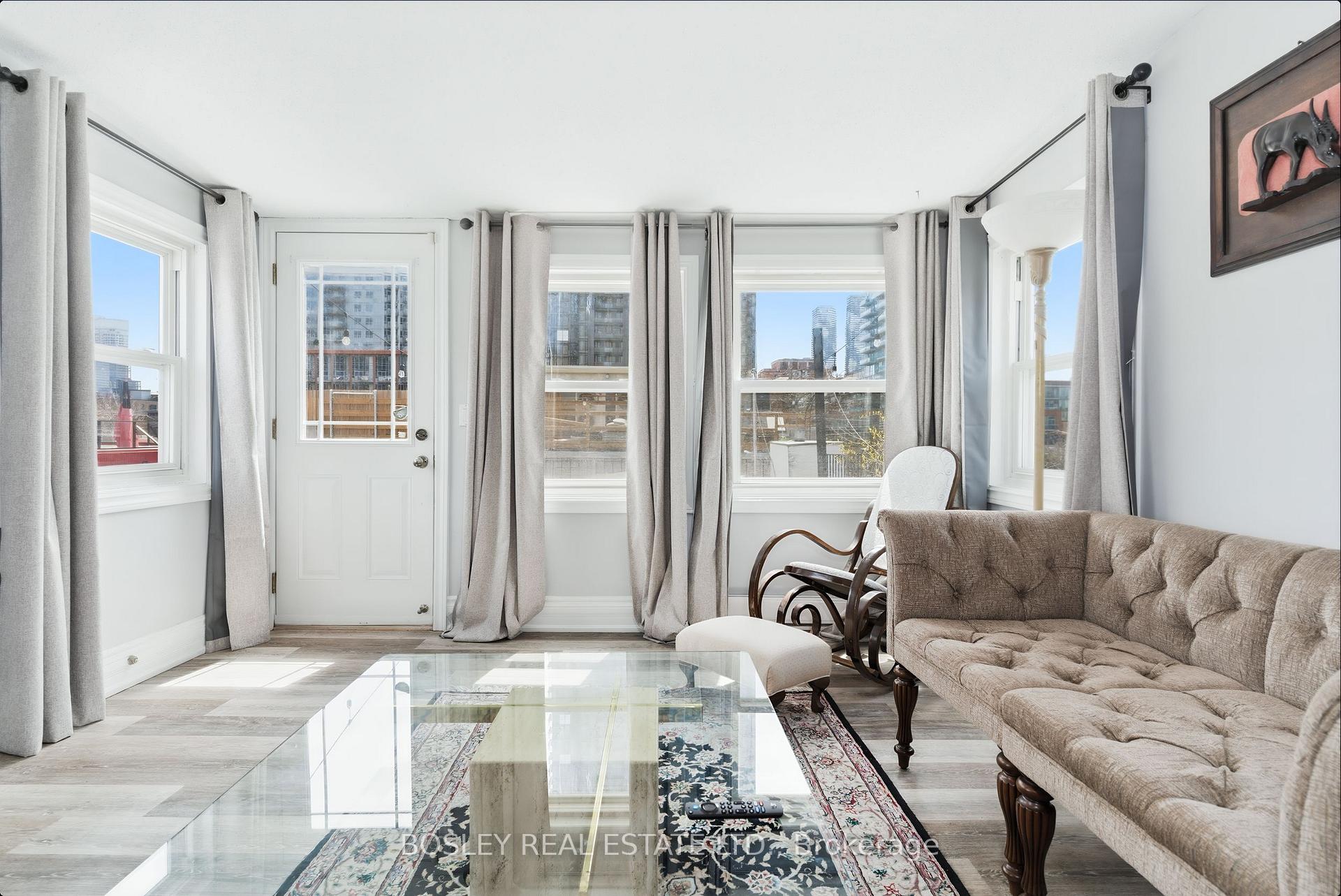 Photo 38 of 179 Queen Street E, Toronto, Moss Park — HOMEH