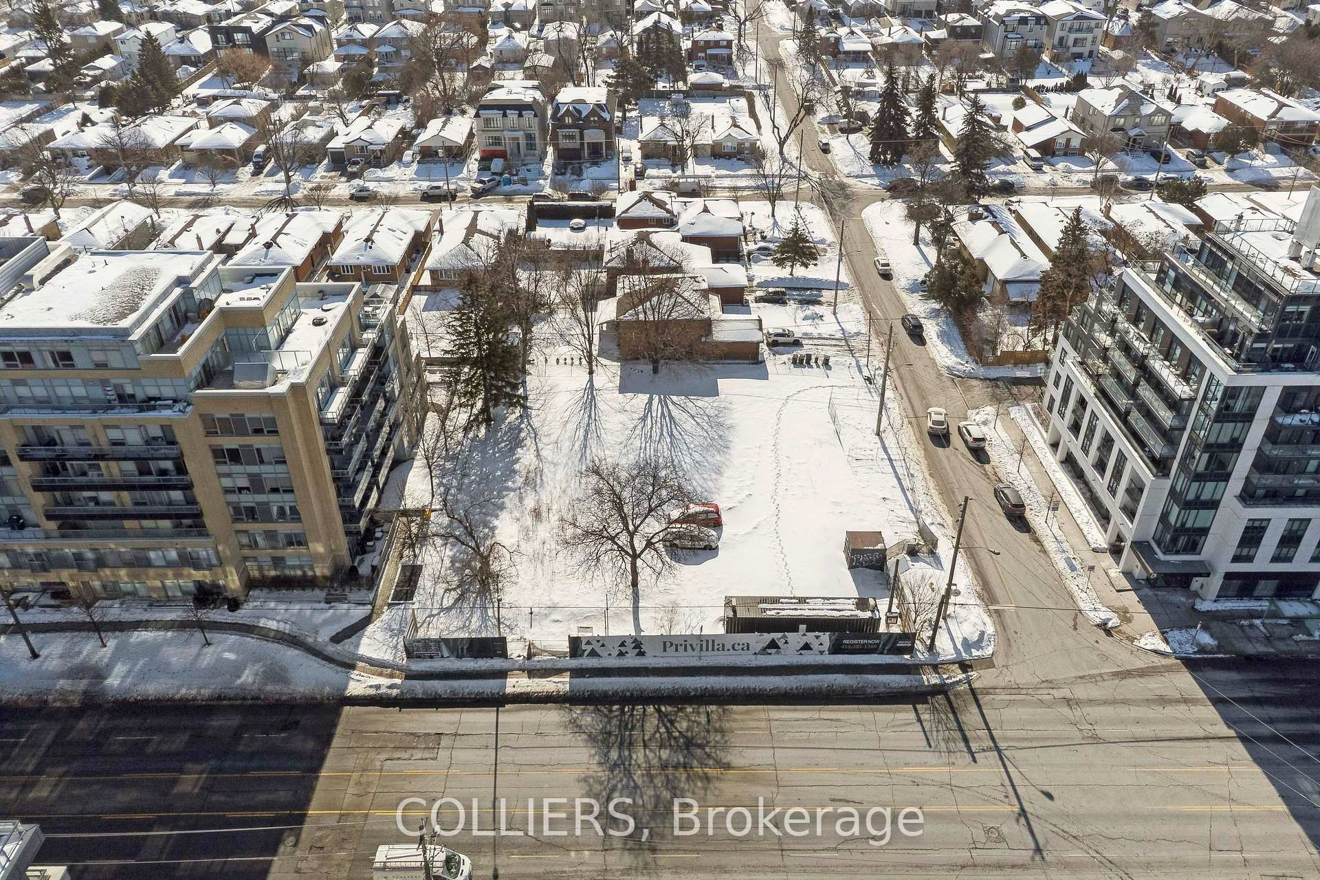 Front of 719 Sheppard Avenue W