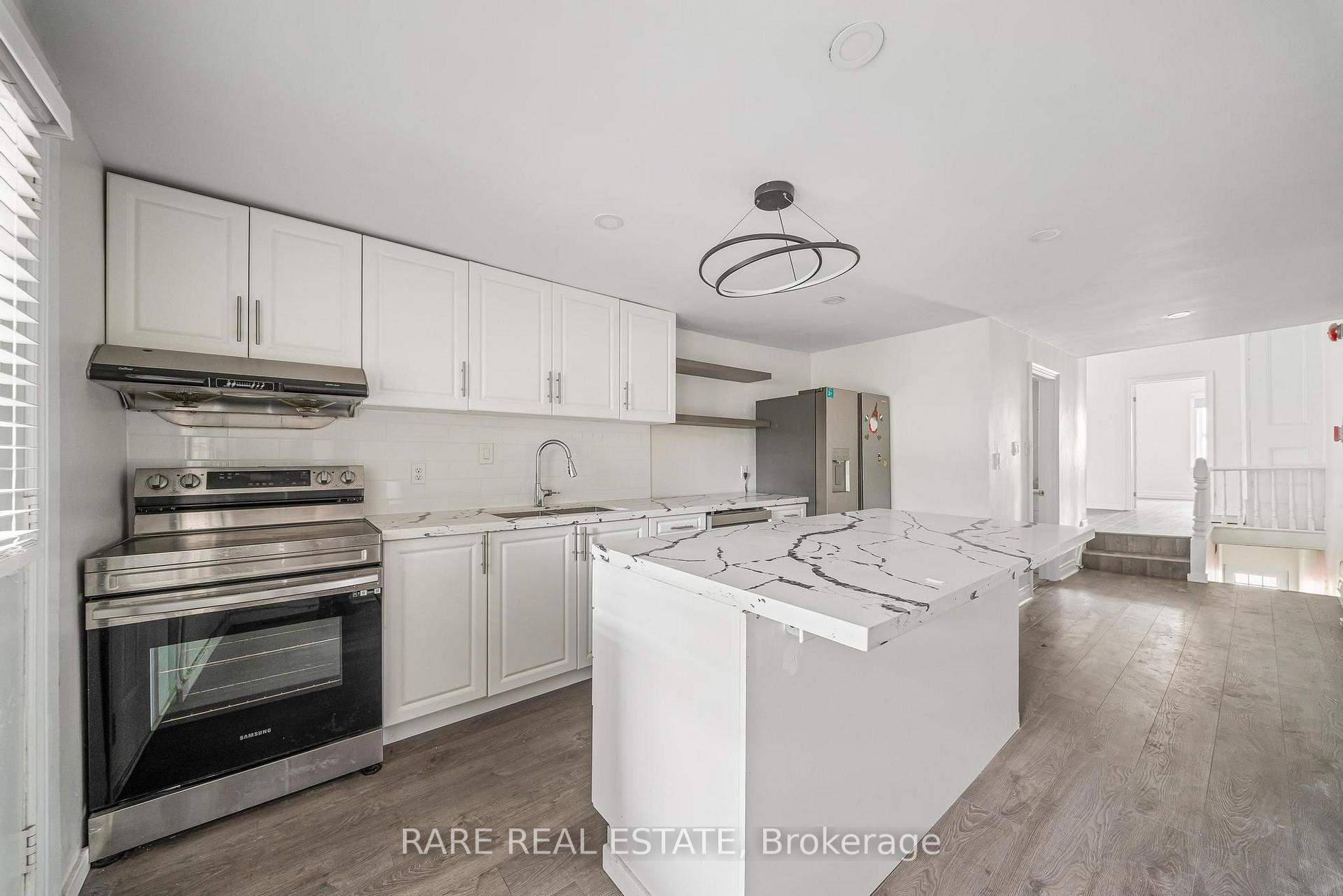 Photo 4 of 200 Bathurst Street, Toronto, Trinity-Bellwoods — HOMEH