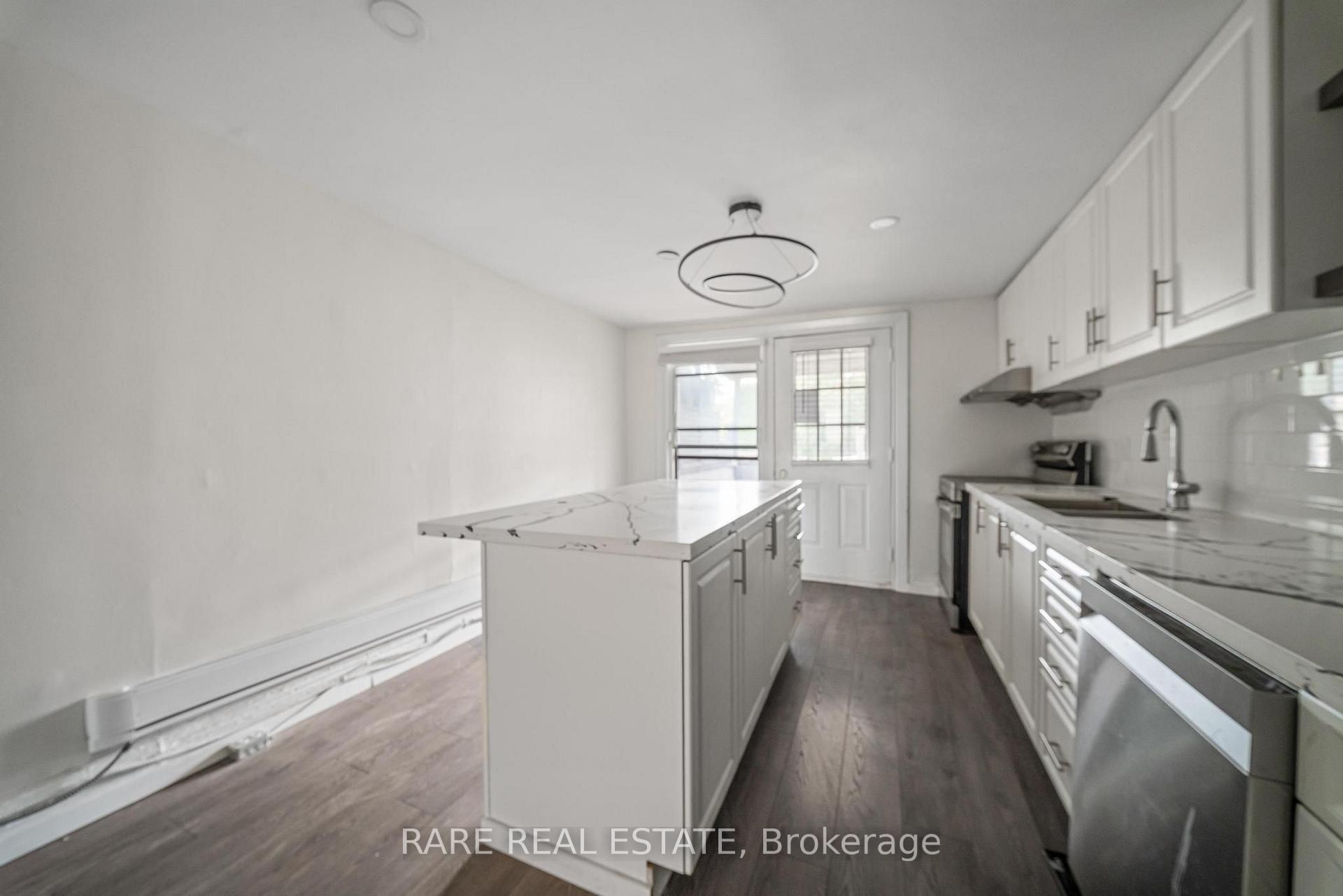 Photo 5 of 200 Bathurst Street, Toronto, Trinity-Bellwoods — HOMEH
