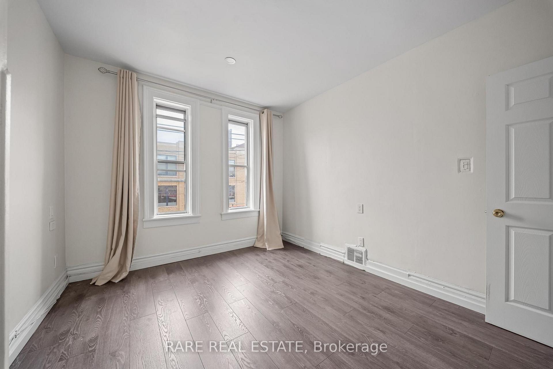 Photo 10 of 200 Bathurst Street, Toronto, Trinity-Bellwoods — HOMEH