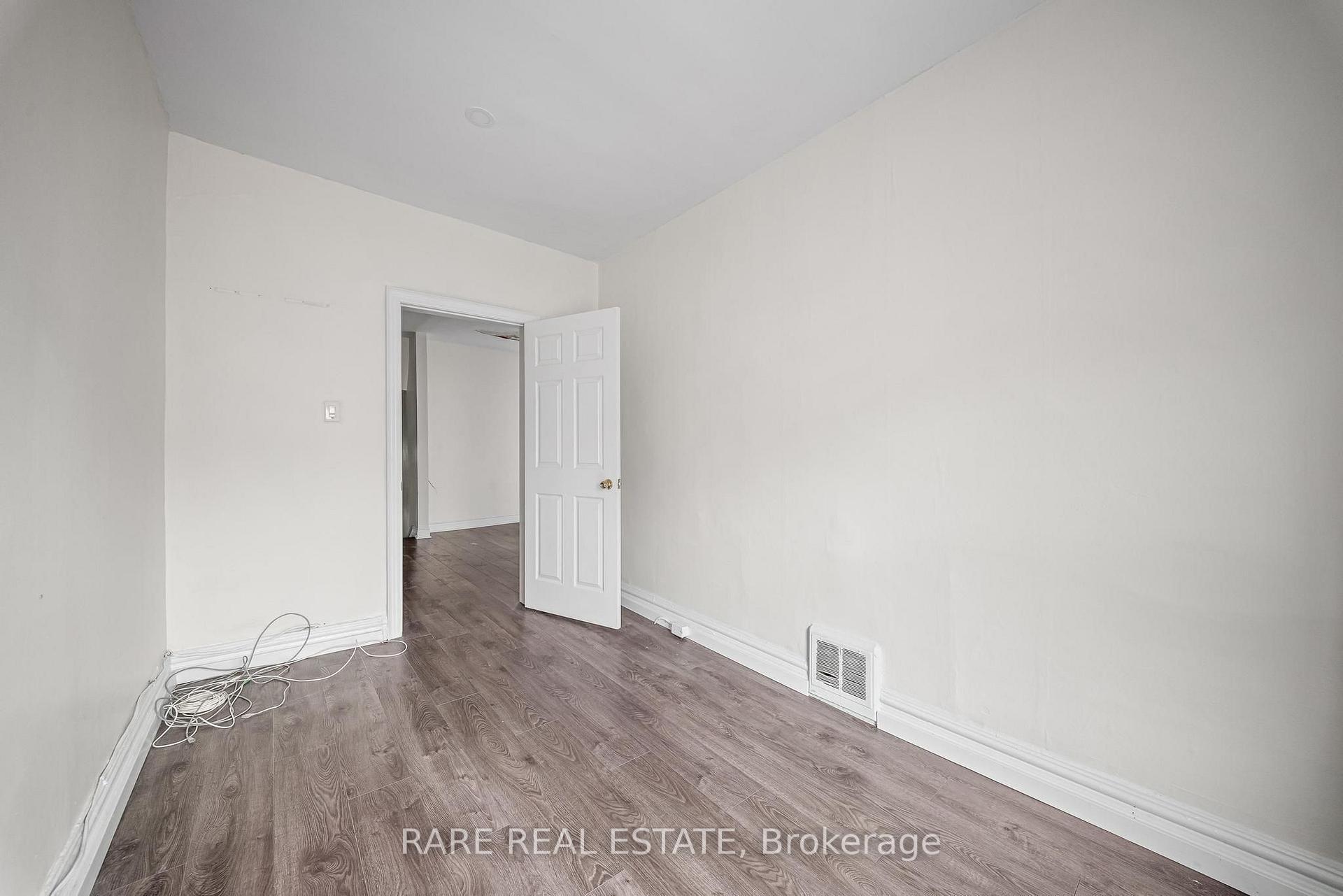 Photo 13 of 200 Bathurst Street, Toronto, Trinity-Bellwoods — HOMEH
