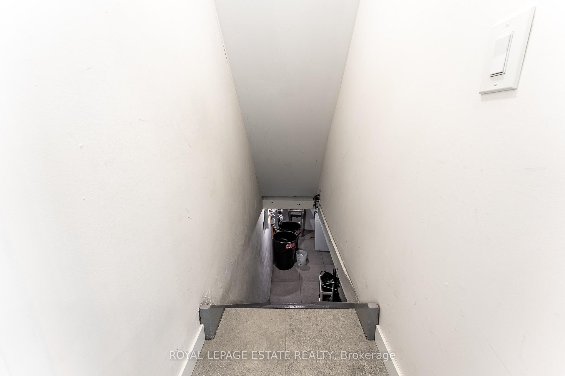 Photo 11 of 1007 Kingston Road, Toronto, The Beaches — HOMEH