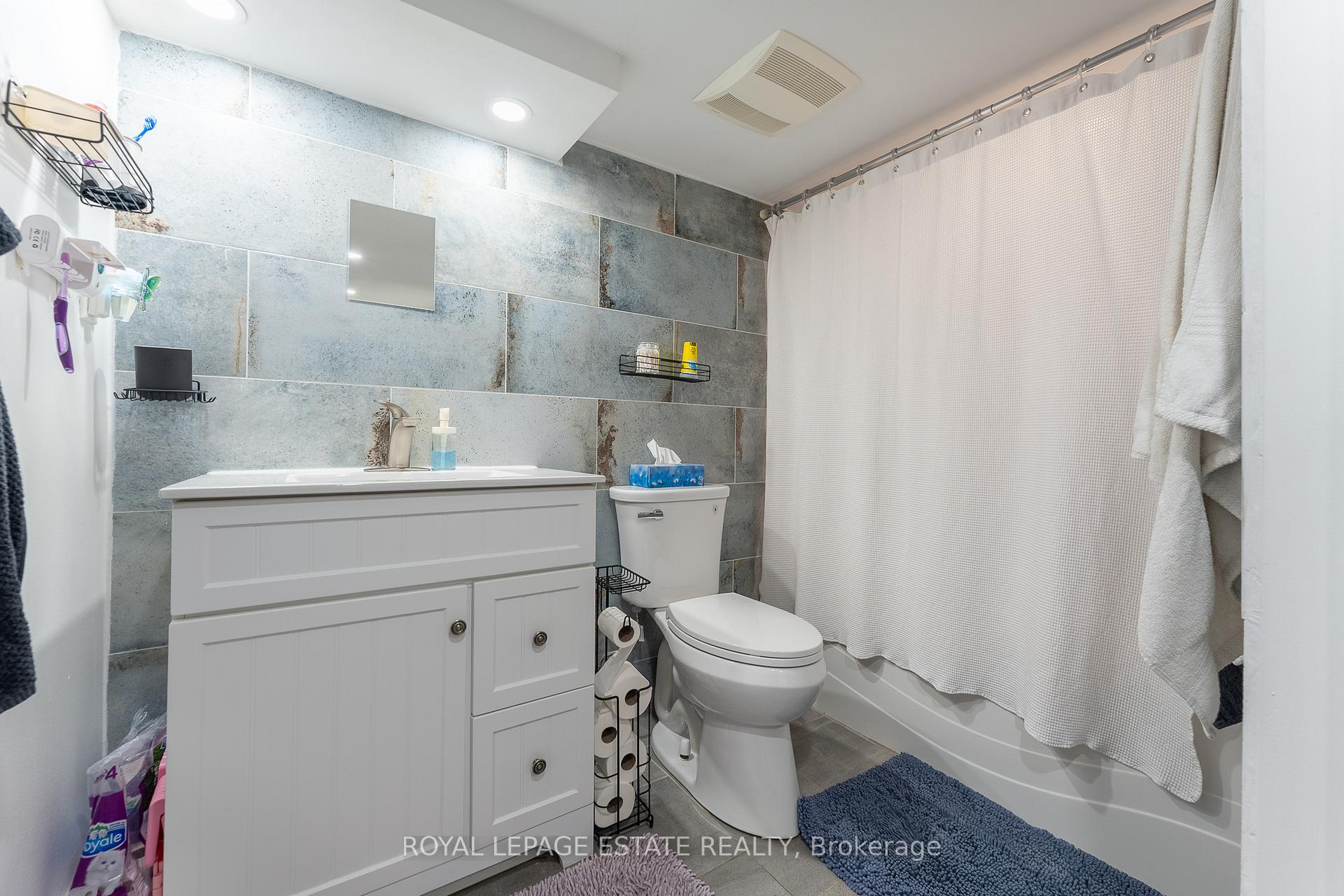 Photo 40 of 1007 Kingston Road, Toronto, The Beaches — HOMEH