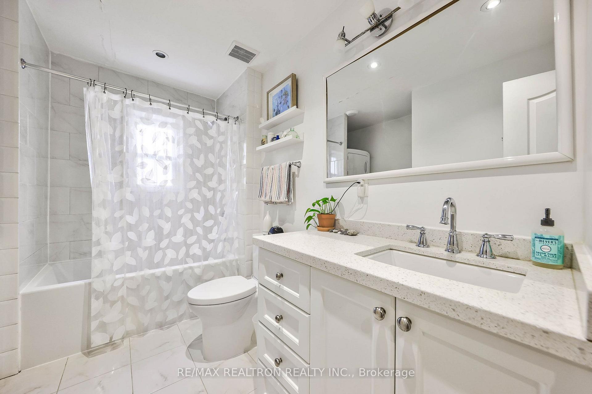 Photo 9 of 629 Mount Pleasant Road, Toronto, Mount Pleasant East — HOMEH